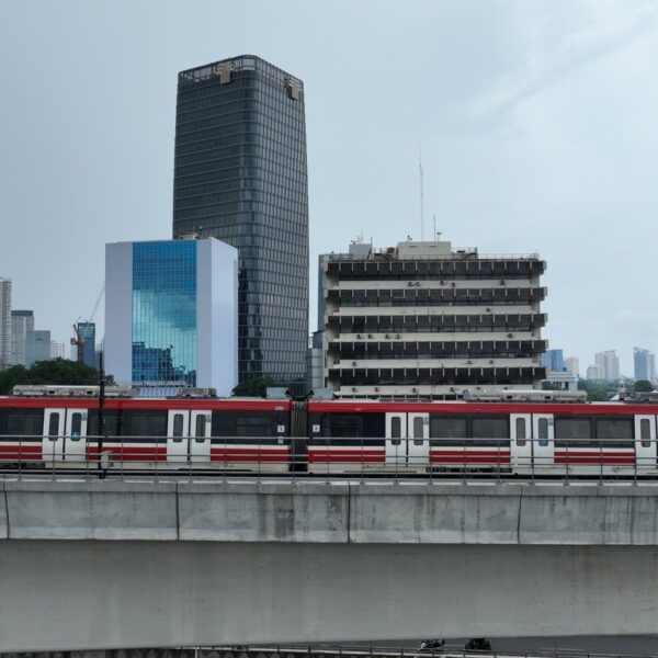 LRT Jabodebek Terapkan Tarif Akhir Pekan di Hari Buruh, Hanya Rp5.000-Rp10.000