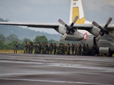 Panglima TNI Tinjau Latihan Terjun Malam KDOL di Bangka untuk Perkuat Pengamanan Wilayah Strategis